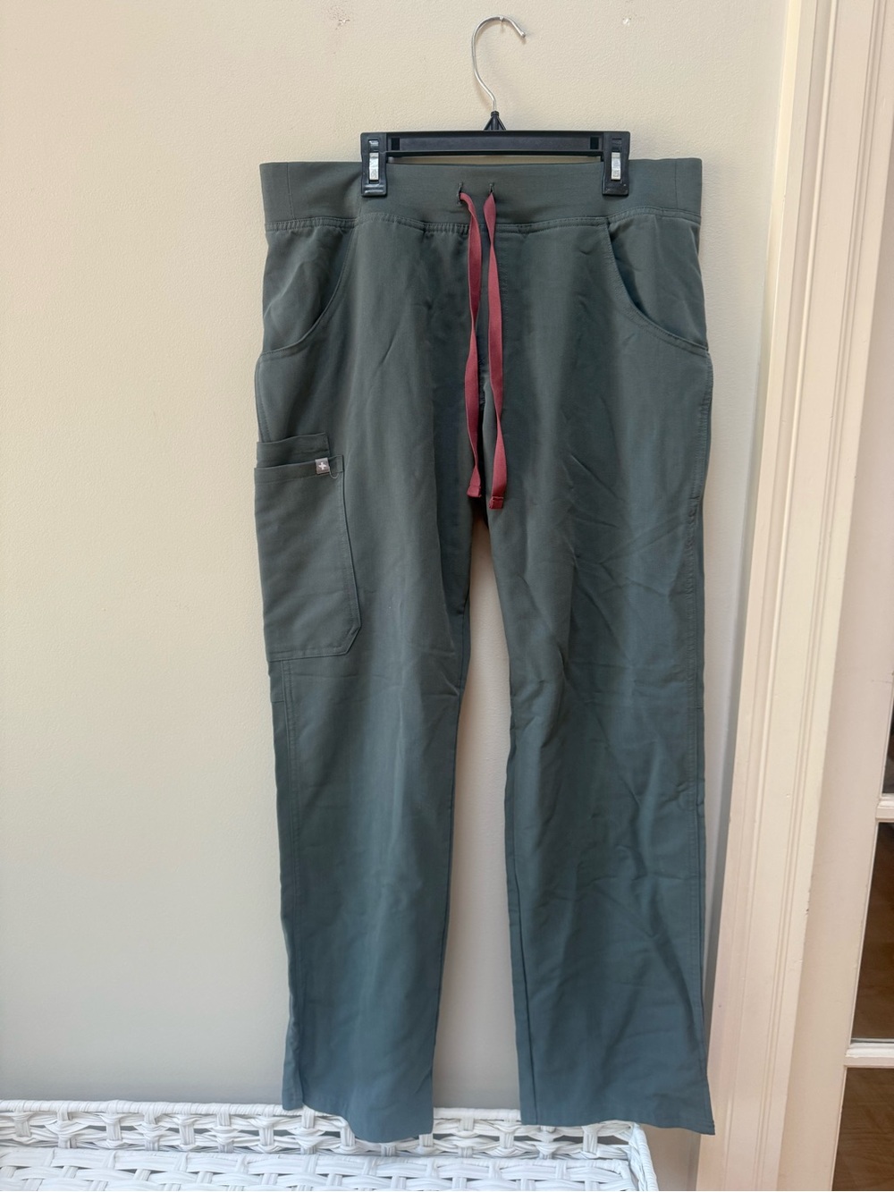 FIGS Kade Cargo Scrub Pant size medium PO# 2492